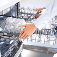 Hogyan használjuk a mosogatógépet: a mosogatógép használati és karbantartási szabályai