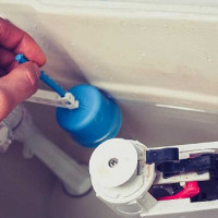كيفية إصلاح المرحاض بيديك: تحليل الأعطال الشائعة