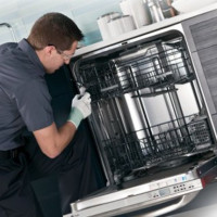 Cum să integrezi o mașină de spălat vase într-o bucătărie finisată: opțiuni de instalare + procedura de lucru