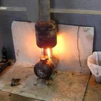 Pec pro zpracování potrubí: jak vyrobit efektivní pec pro použitý olej z improvizovaných materiálů