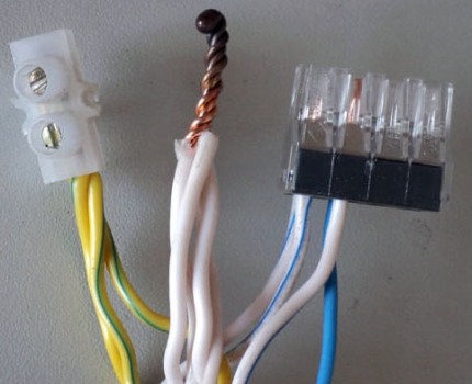 Métodos para conectar cables en una caja de conexiones