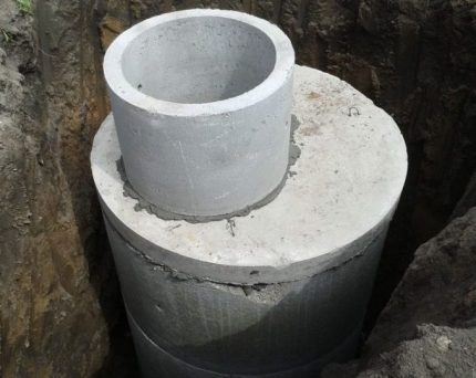 Alternativou k barelu je žumpa betonových prstenců
