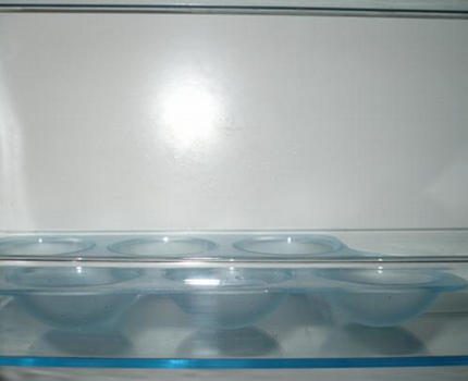 Egg tray in the Electrolux refrigerator