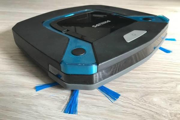 blanket Molester evaporation The robot vacuum cleaner Philips SmartPro Easy FC8794 is better than its  competitors: review, reviews