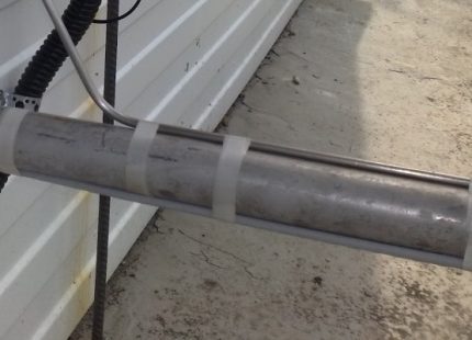 Cable calefactor en la tubería