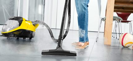 تنظيف الأرضية بالبخار